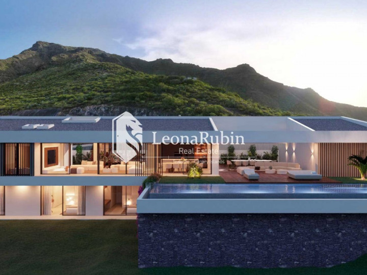 Villa mit Pool in Costa Adeje, Meerblick, moderne Architektur