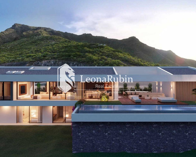 Villa mit Pool in Costa Adeje, Meerblick, moderne Architektur